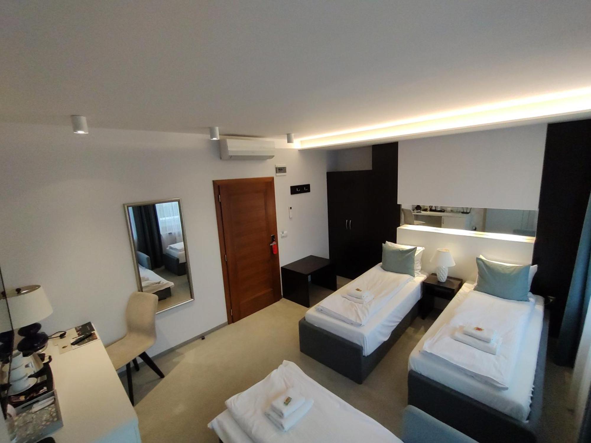Novopolska - Hotel I Restauracja Kościan Dış mekan fotoğraf