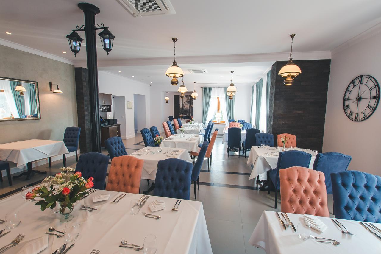 Novopolska - Hotel I Restauracja Kościan Dış mekan fotoğraf