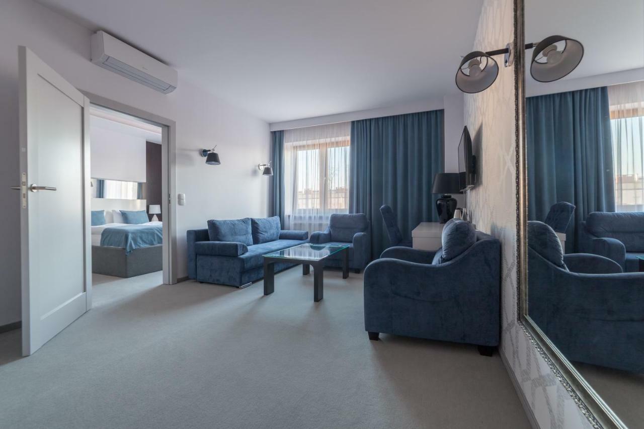 Novopolska - Hotel I Restauracja Kościan Dış mekan fotoğraf