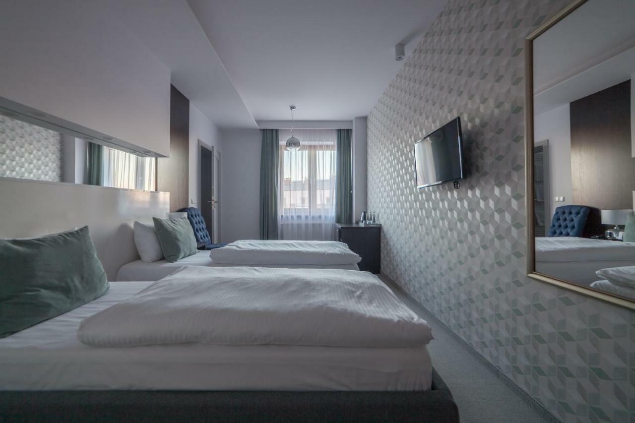 Novopolska - Hotel I Restauracja Kościan Dış mekan fotoğraf